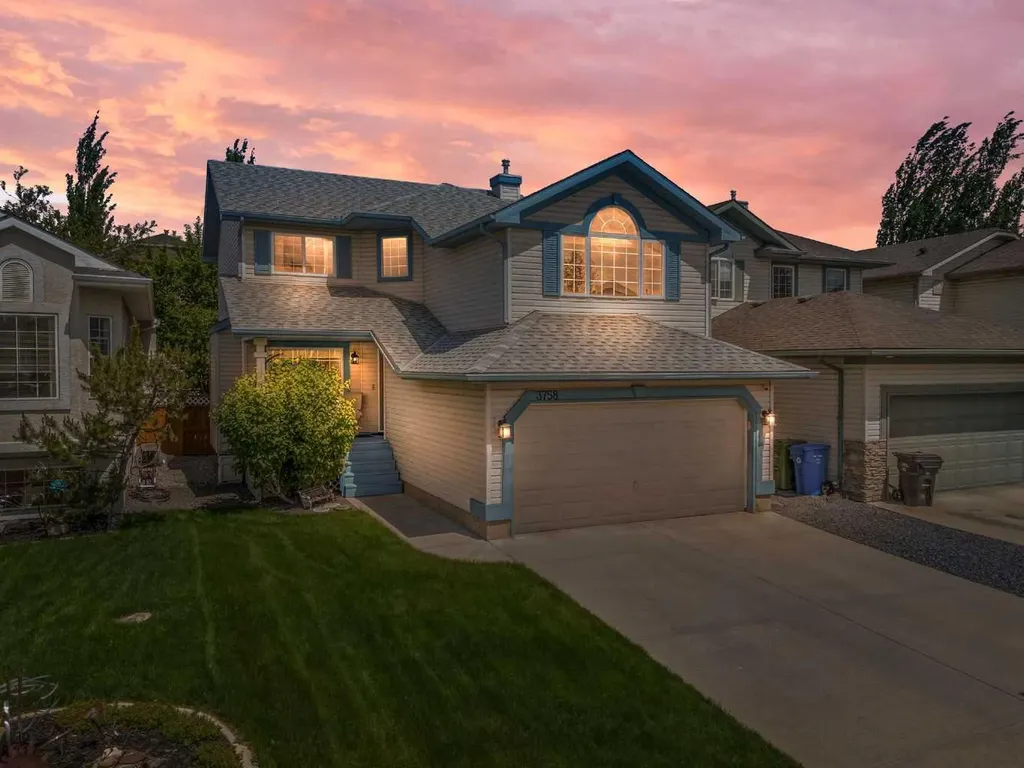 3758 Douglas Ridge Link SE Calgary AB T2Z3H7