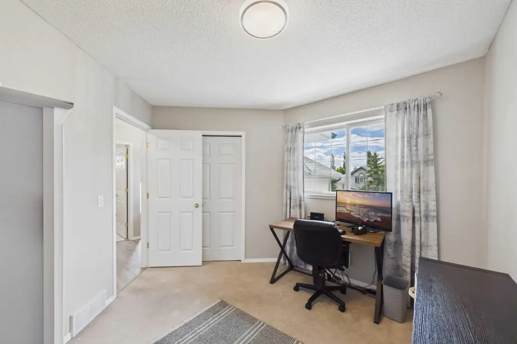 3758 Douglas Ridge Link SE Calgary AB T2Z3H7