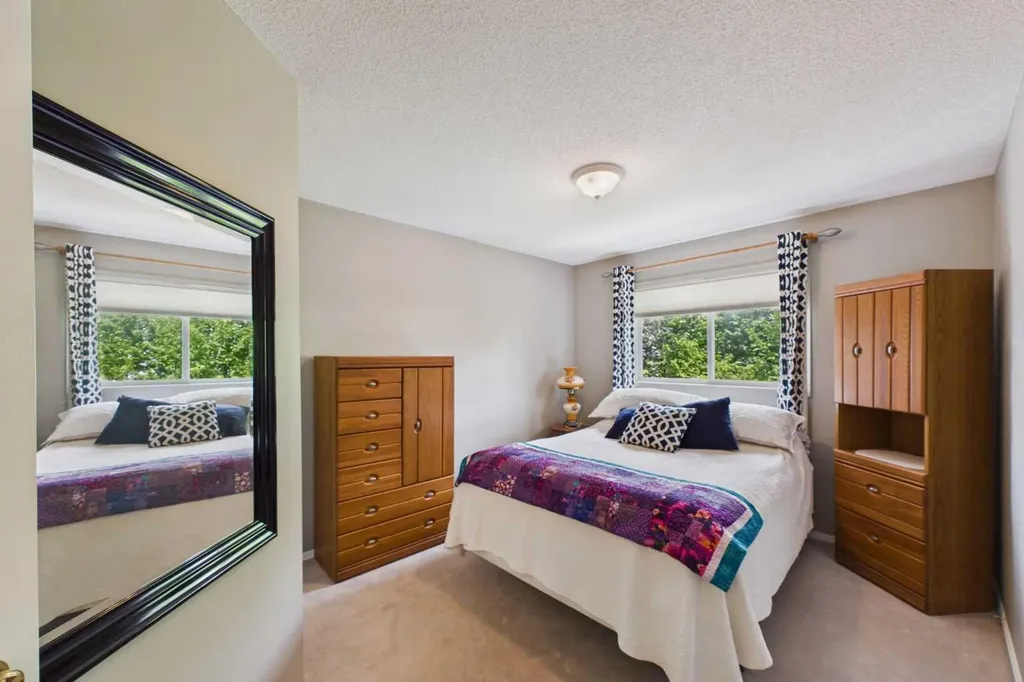 3758 Douglas Ridge Link SE Calgary AB T2Z3H7