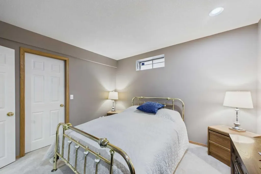 3758 Douglas Ridge Link SE Calgary AB T2Z3H7