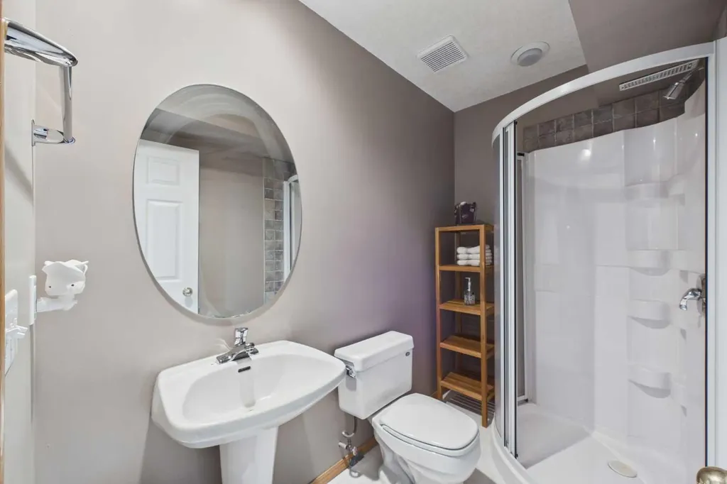 3758 Douglas Ridge Link SE Calgary AB T2Z3H7