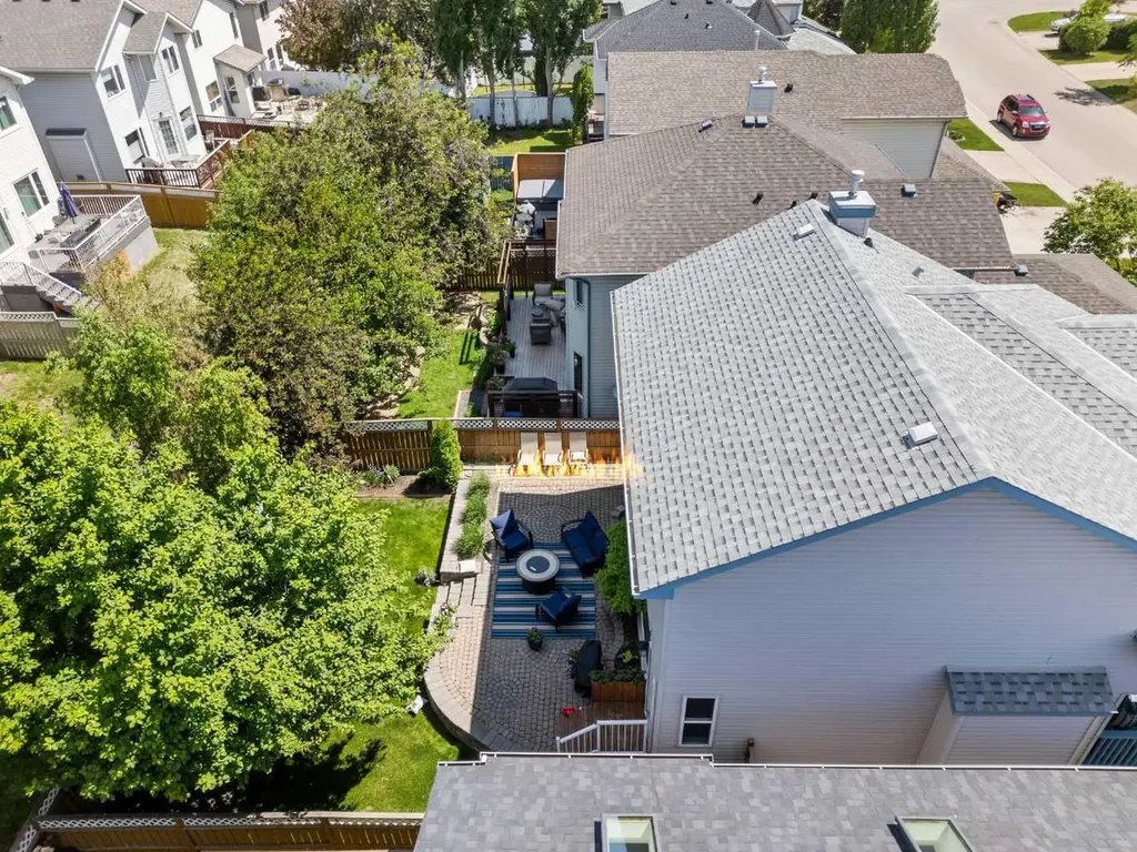 3758 Douglas Ridge Link SE Calgary AB T2Z3H7