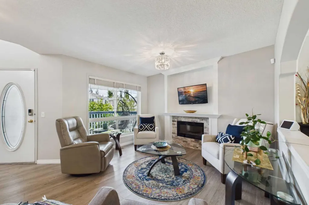 3758 Douglas Ridge Link SE Calgary AB T2Z3H7