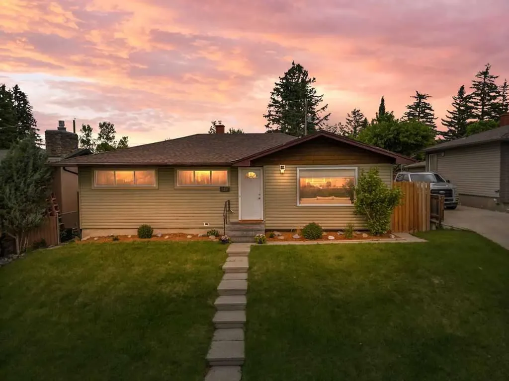 119 Ferncliff Crescent SE Calgary AB T2H0v5