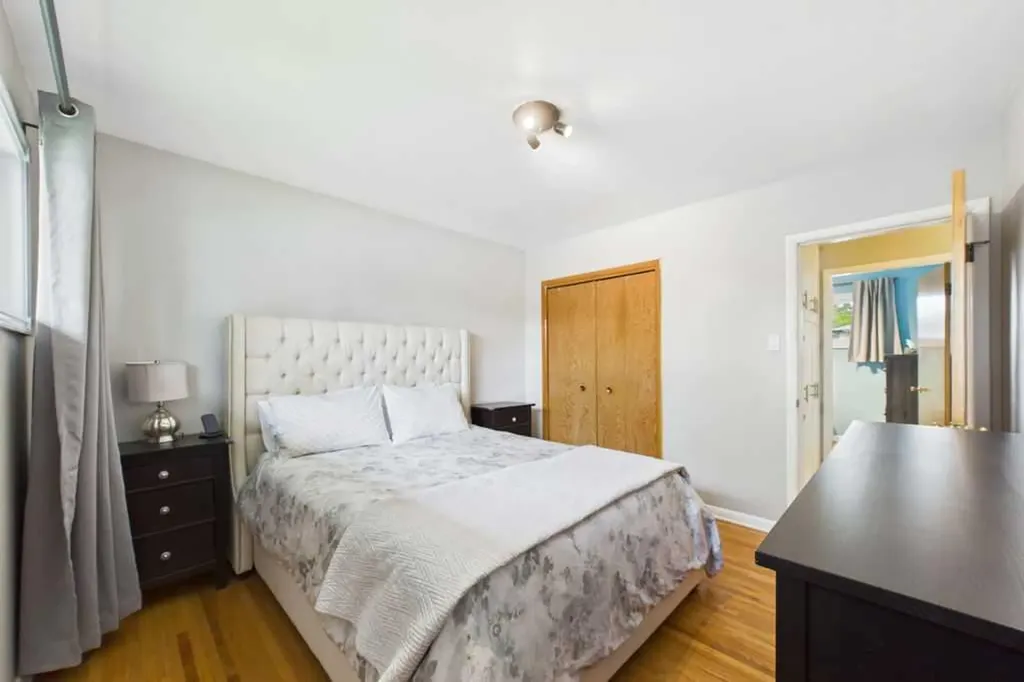 119 Ferncliff Crescent SE Calgary AB T2H0v5
