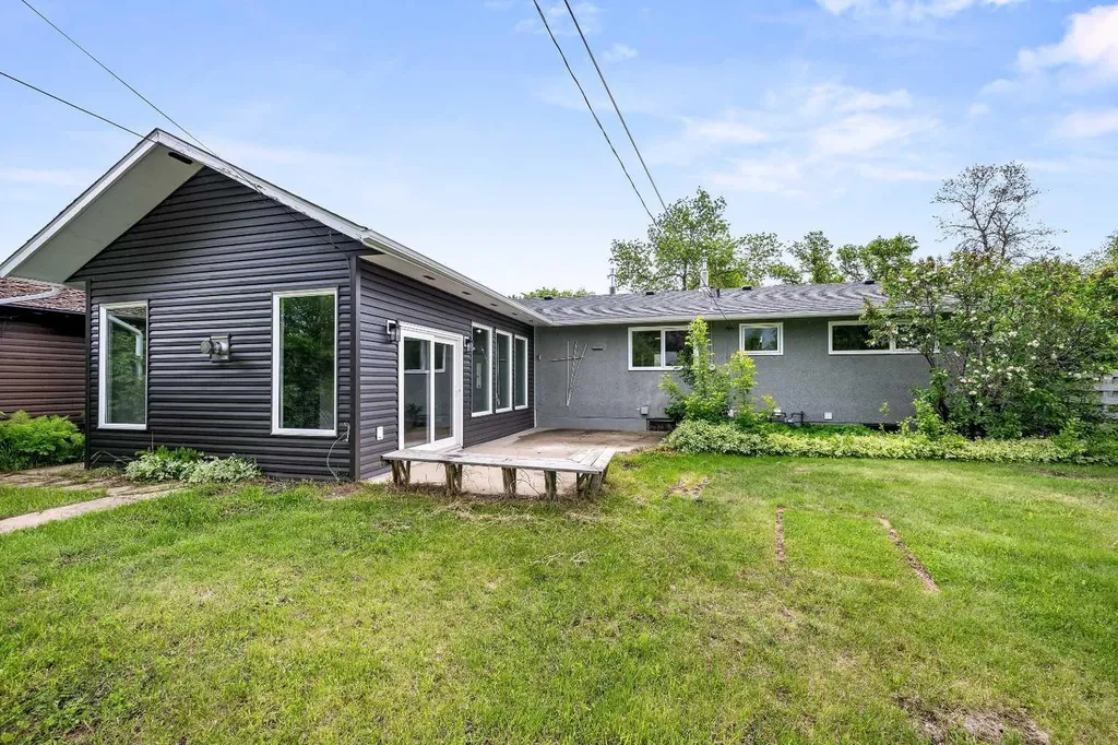 38 Alberta Crescent Lloydminster AB T9V 3G3