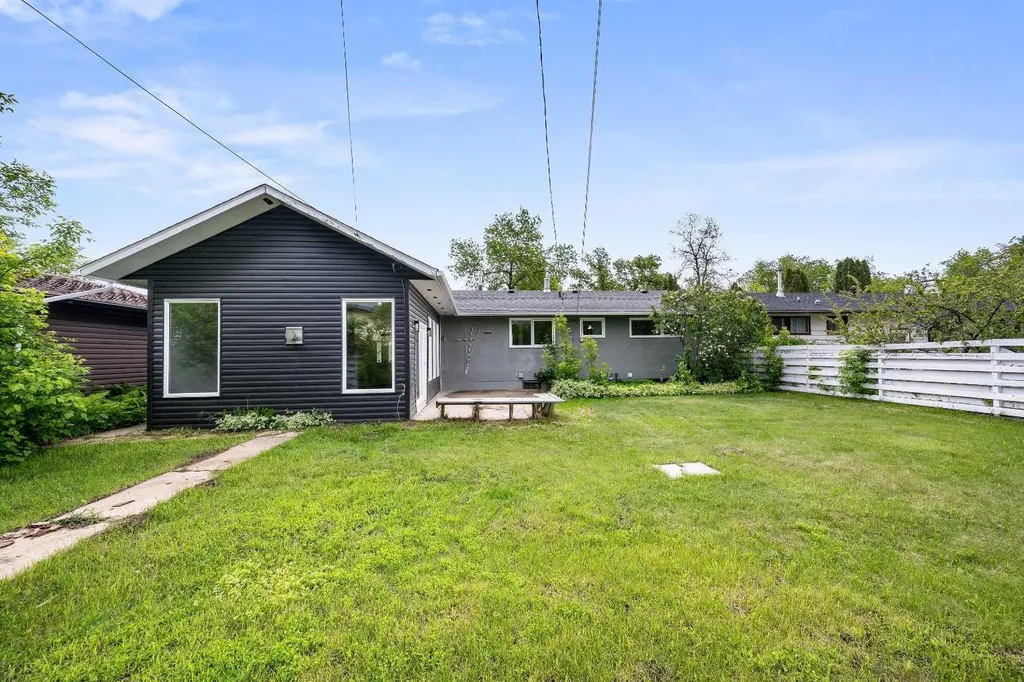 38 Alberta Crescent Lloydminster AB T9V 3G3