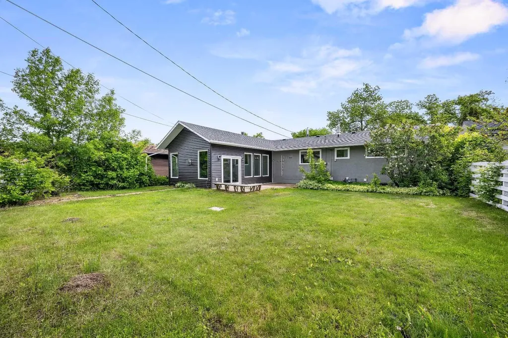 38 Alberta Crescent Lloydminster AB T9V 3G3
