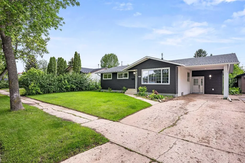 38 Alberta Crescent Lloydminster AB T9V 3G3