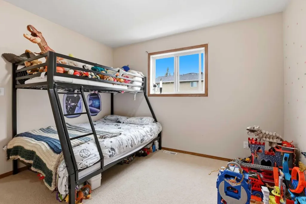 5812 70 Avenue Close Rocky Mountain House AB T4T 1V8