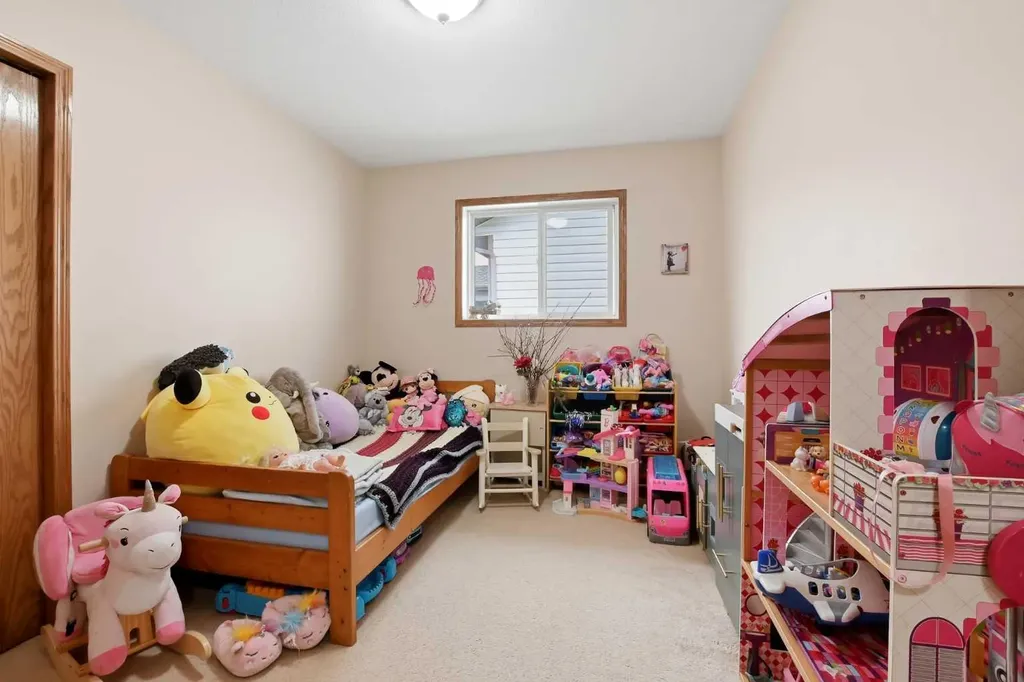 5812 70 Avenue Close Rocky Mountain House AB T4T 1V8