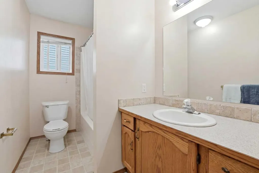 5812 70 Avenue Close Rocky Mountain House AB T4T 1V8