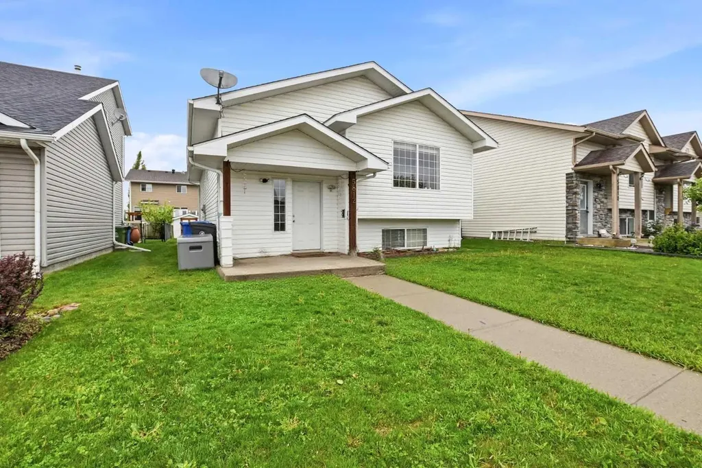 5812 70 Avenue Close Rocky Mountain House AB T4T 1V8