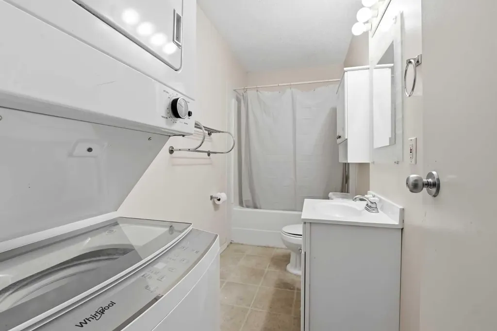 5812 70 Avenue Close Rocky Mountain House AB T4T 1V8