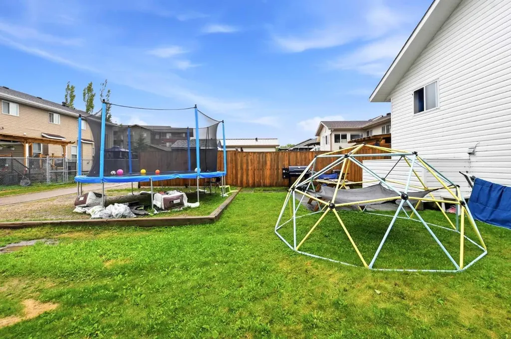 5812 70 Avenue Close Rocky Mountain House AB T4T 1V8