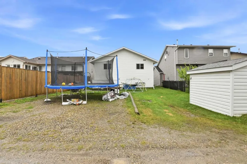 5812 70 Avenue Close Rocky Mountain House AB T4T 1V8