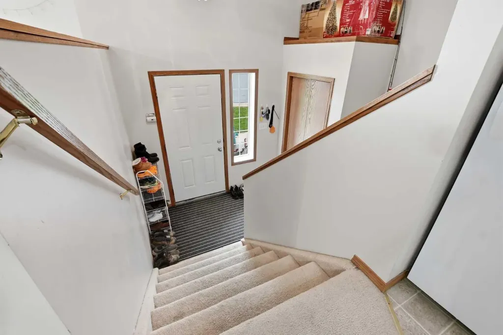 5812 70 Avenue Close Rocky Mountain House AB T4T 1V8