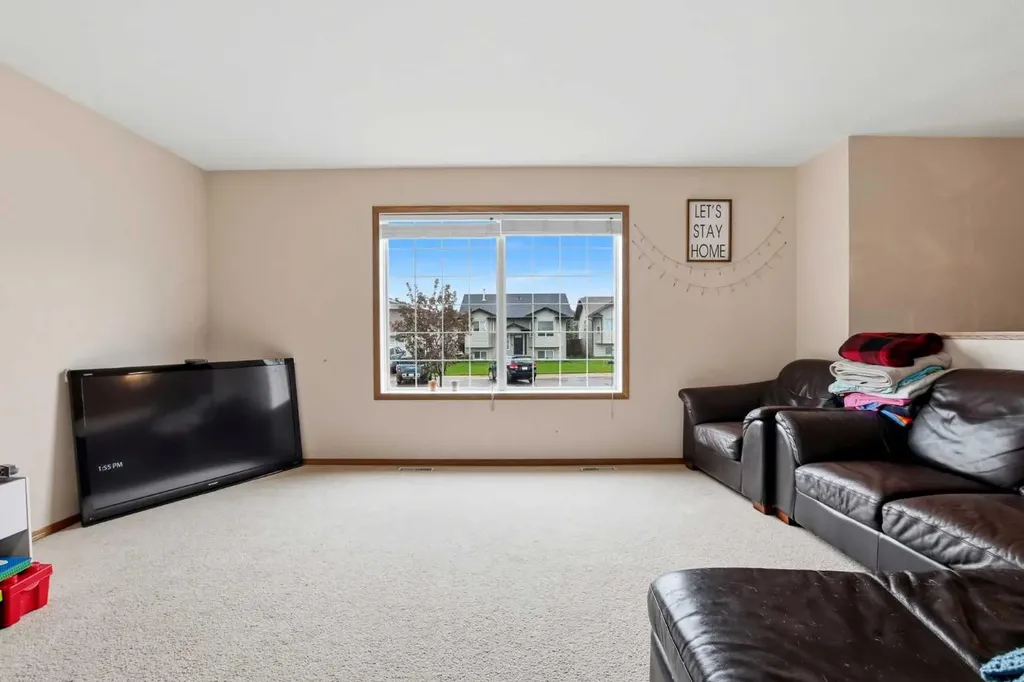 5812 70 Avenue Close Rocky Mountain House AB T4T 1V8