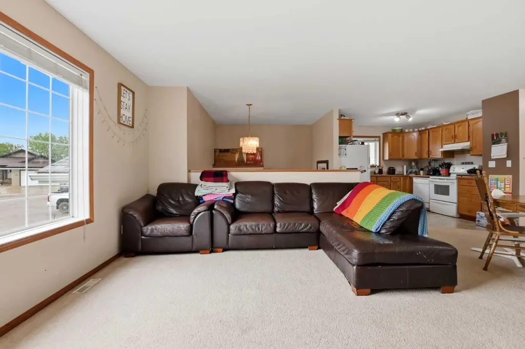 5812 70 Avenue Close Rocky Mountain House AB T4T 1V8