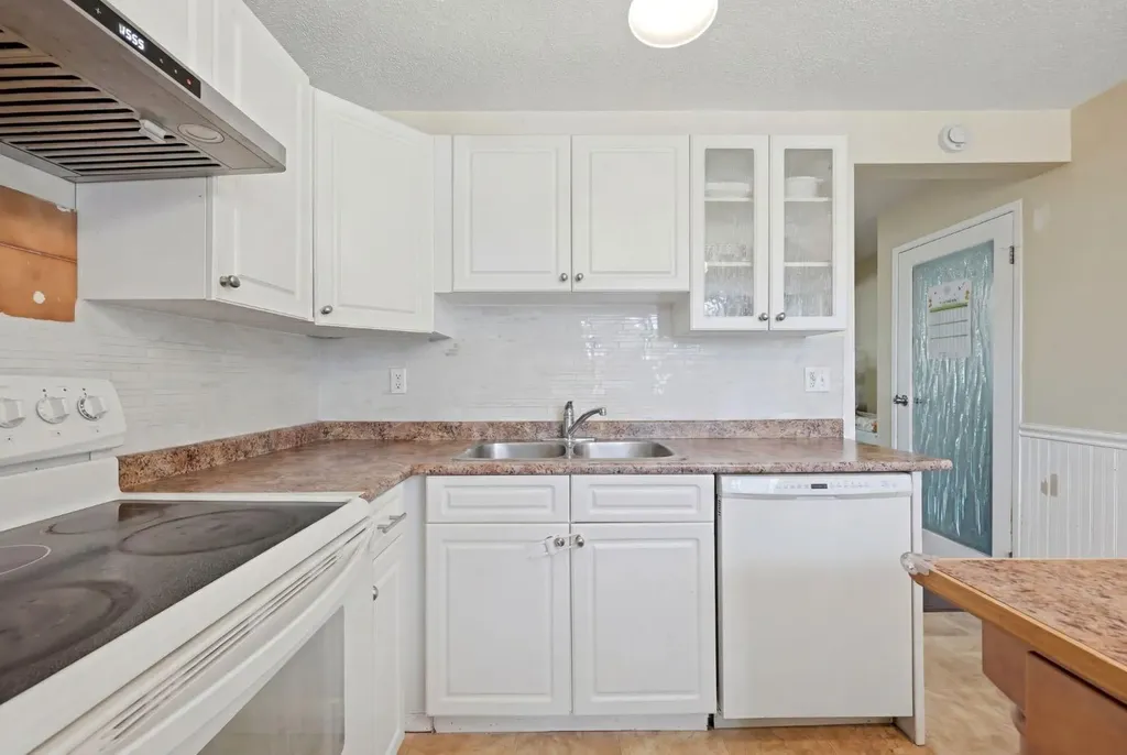 46 Falconer Terrace NE Calgary AB T3J 1W4