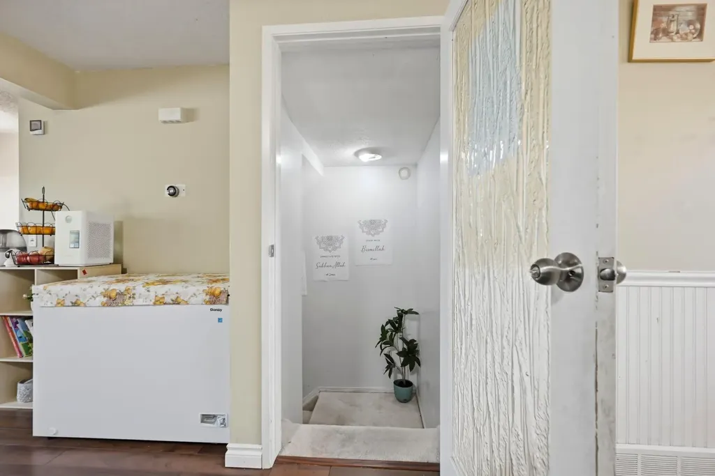46 Falconer Terrace NE Calgary AB T3J 1W4
