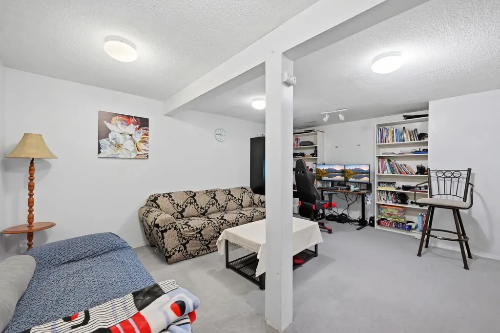 46 Falconer Terrace NE Calgary AB T3J 1W4