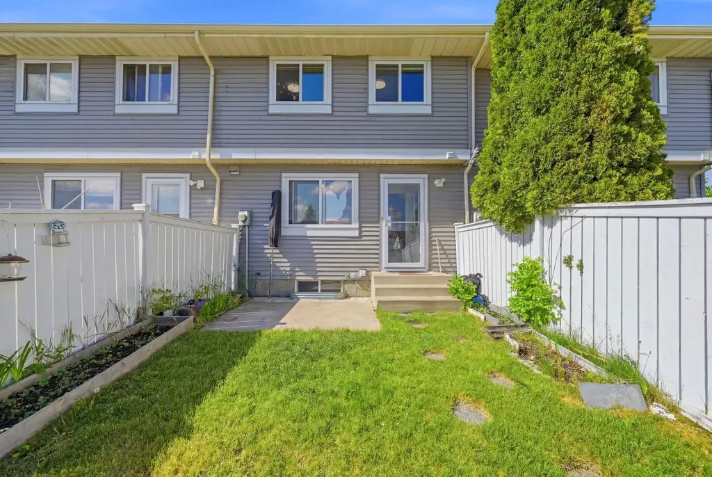 46 Falconer Terrace NE Calgary AB T3J 1W4