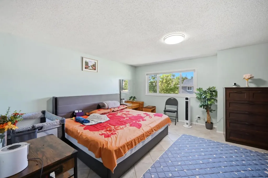 46 Falconer Terrace NE Calgary AB T3J 1W4