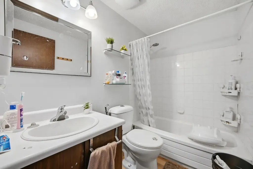 46 Falconer Terrace NE Calgary AB T3J 1W4