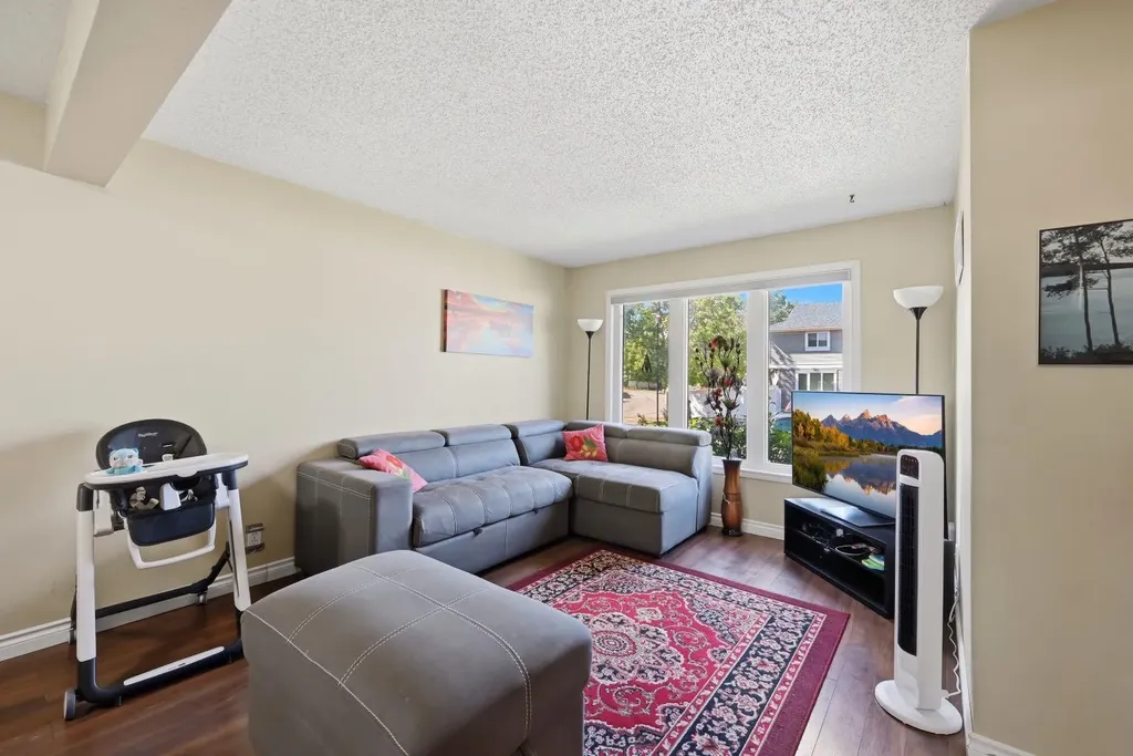 46 Falconer Terrace NE Calgary AB T3J 1W4