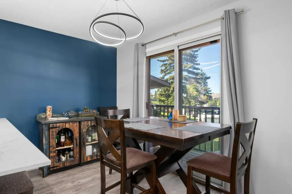 24 Cedardale Rise SW Calgary AB T2W 3Y5