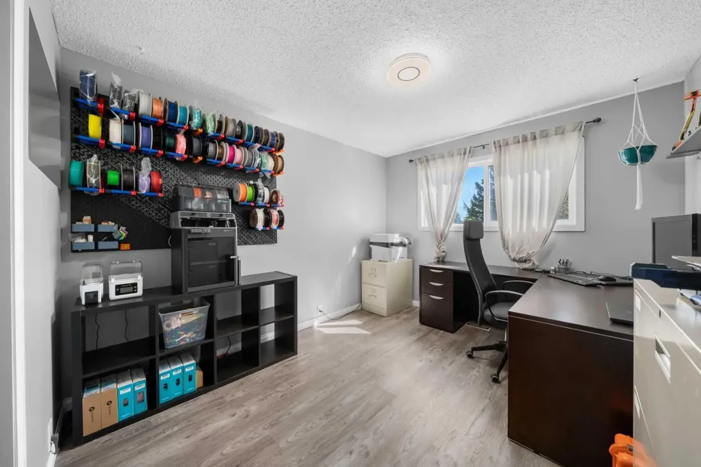 24 Cedardale Rise SW Calgary AB T2W 3Y5