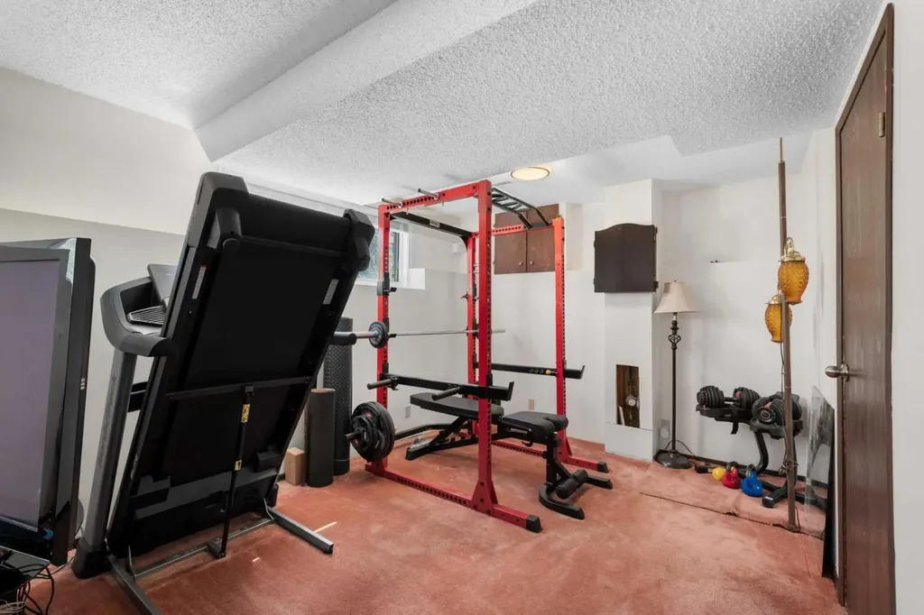 24 Cedardale Rise SW Calgary AB T2W 3Y5