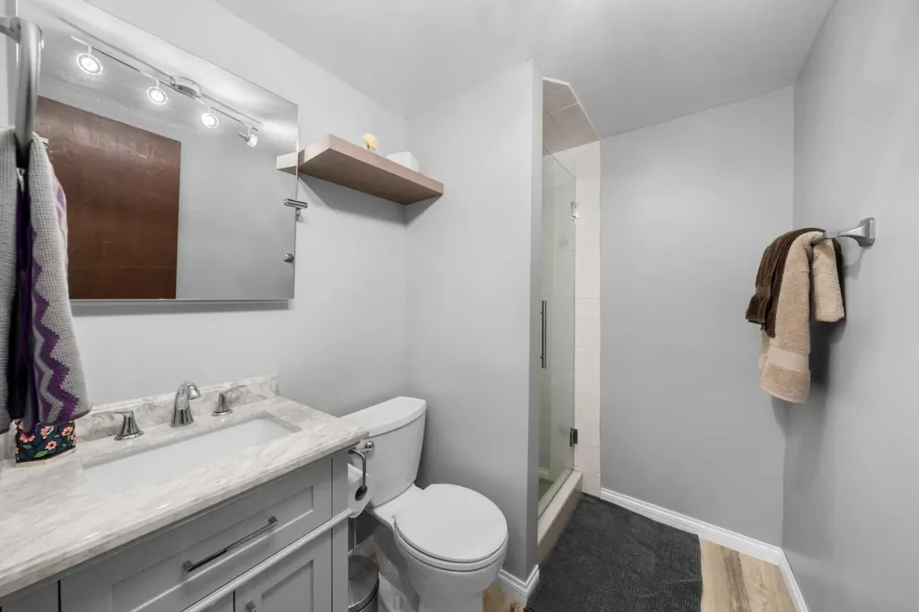 24 Cedardale Rise SW Calgary AB T2W 3Y5
