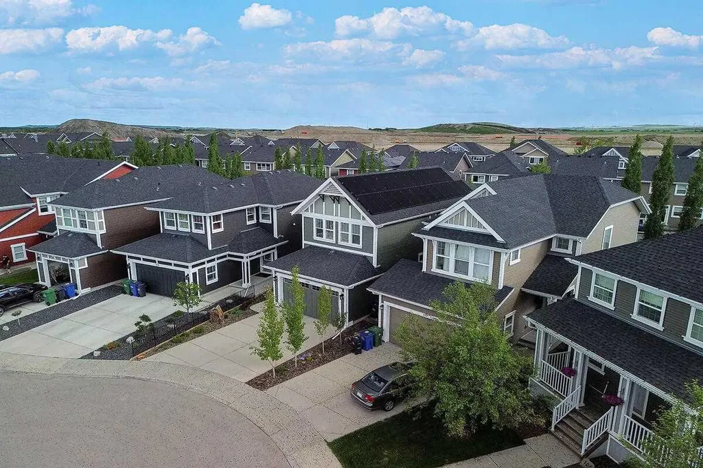 114 River Heights Green Cochrane AB T4C 0Y4