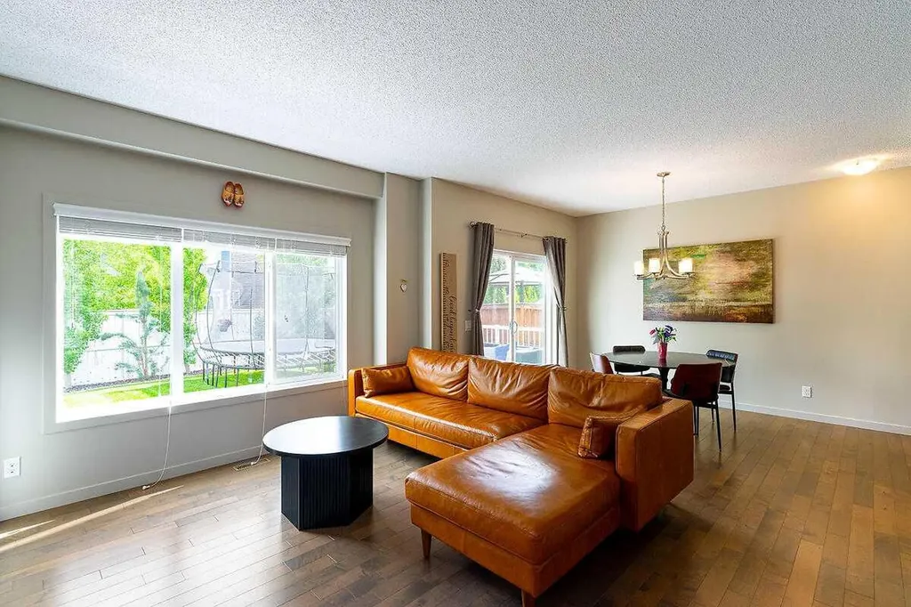 114 River Heights Green Cochrane AB T4C 0Y4