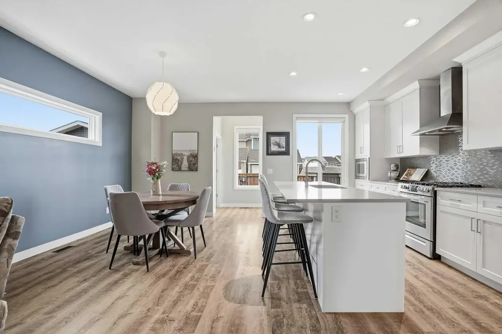 30 Juniper Street Okotoks AB T1S 5S2