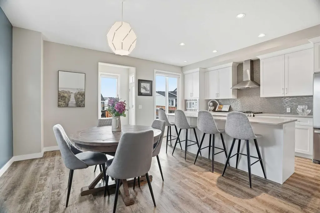 30 Juniper Street Okotoks AB T1S 5S2