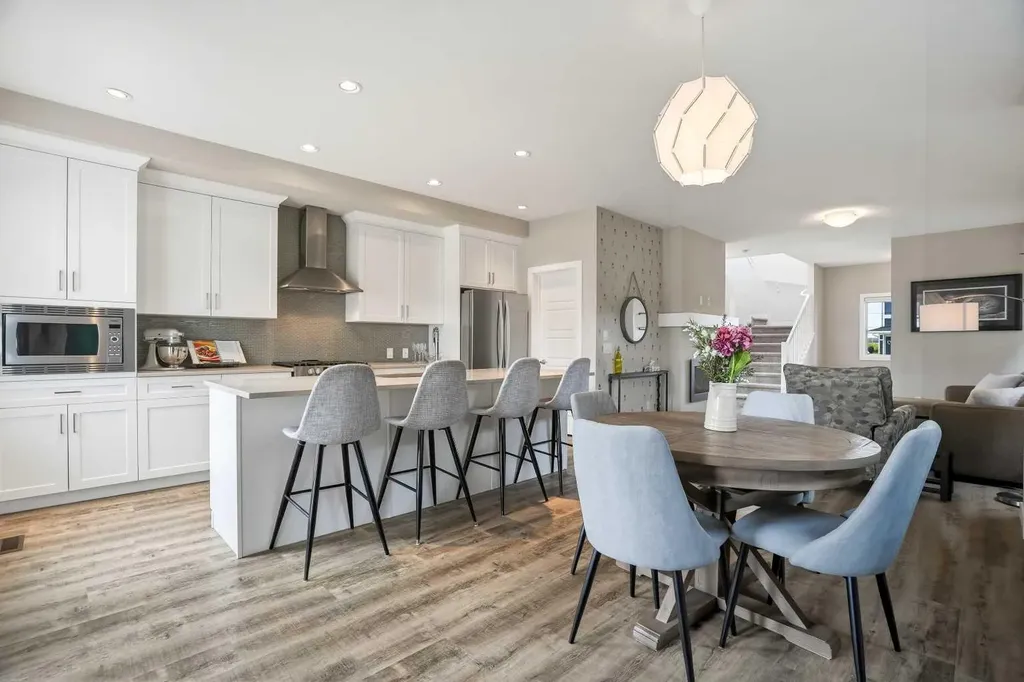 30 Juniper Street Okotoks AB T1S 5S2