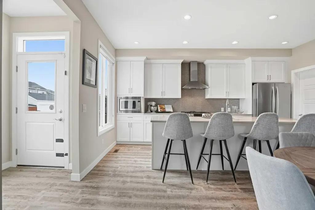 30 Juniper Street Okotoks AB T1S 5S2