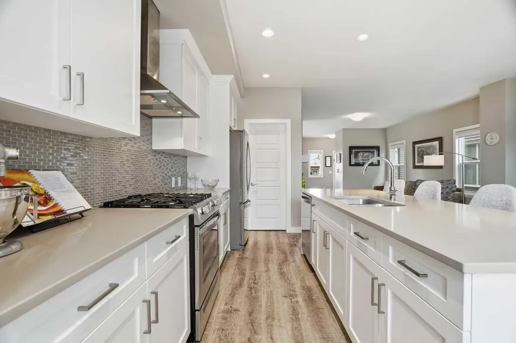 30 Juniper Street Okotoks AB T1S 5S2