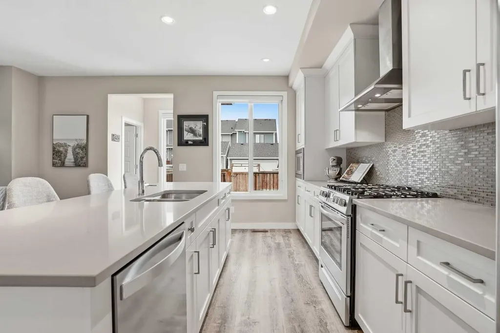 30 Juniper Street Okotoks AB T1S 5S2