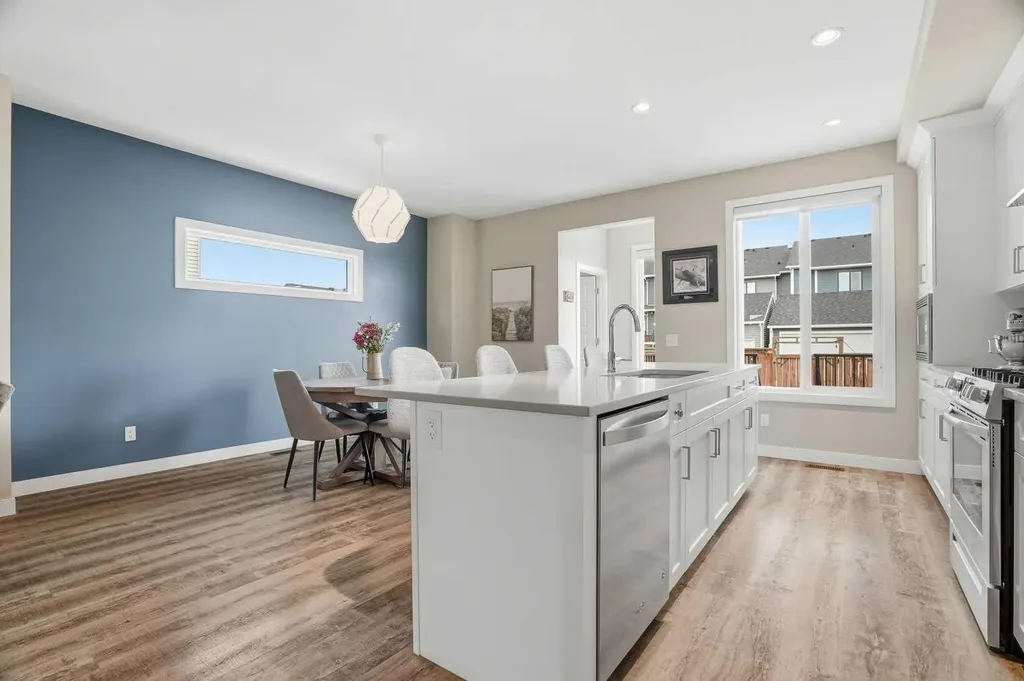 30 Juniper Street Okotoks AB T1S 5S2