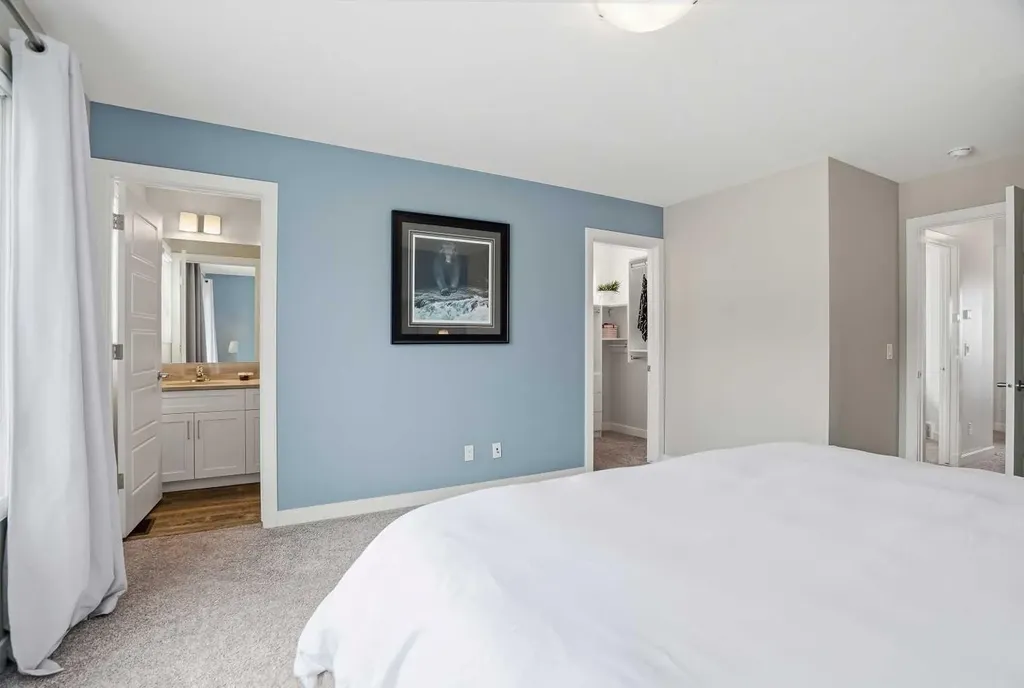 30 Juniper Street Okotoks AB T1S 5S2