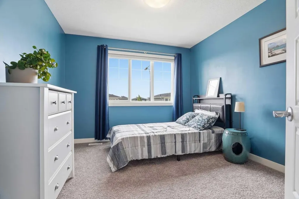 30 Juniper Street Okotoks AB T1S 5S2