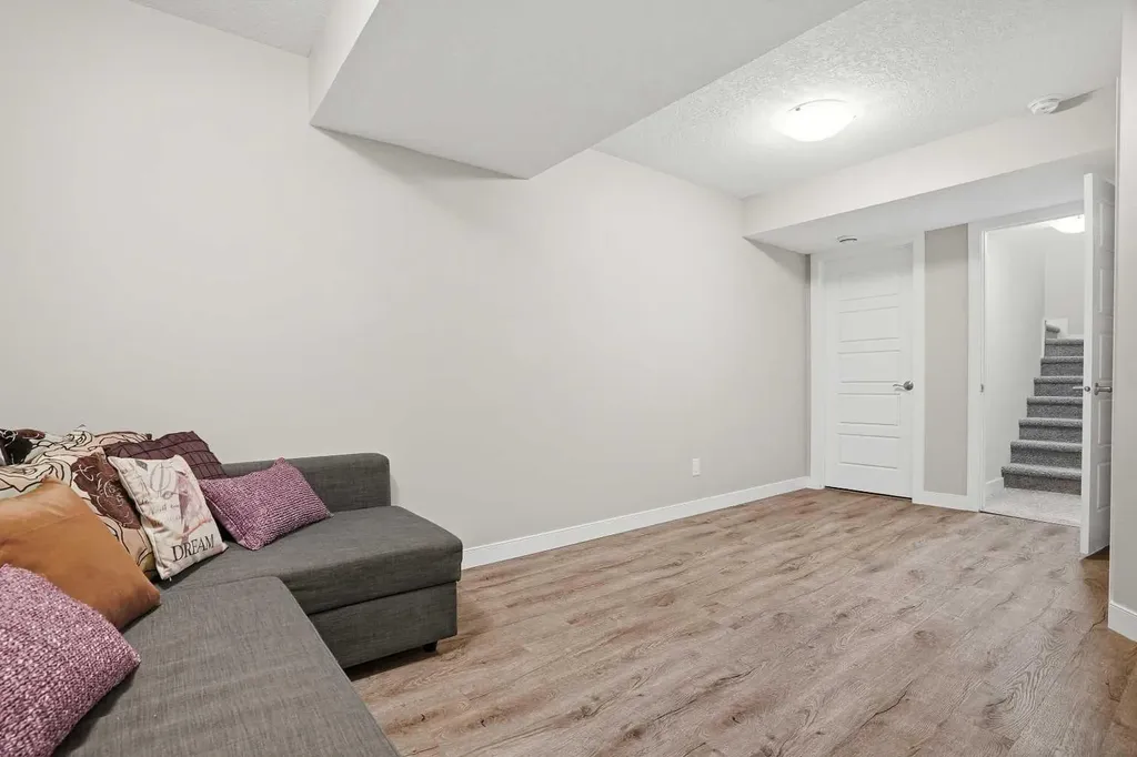 30 Juniper Street Okotoks AB T1S 5S2