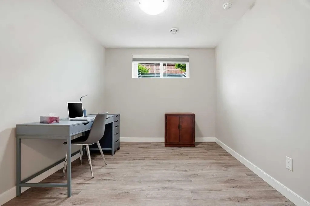 30 Juniper Street Okotoks AB T1S 5S2