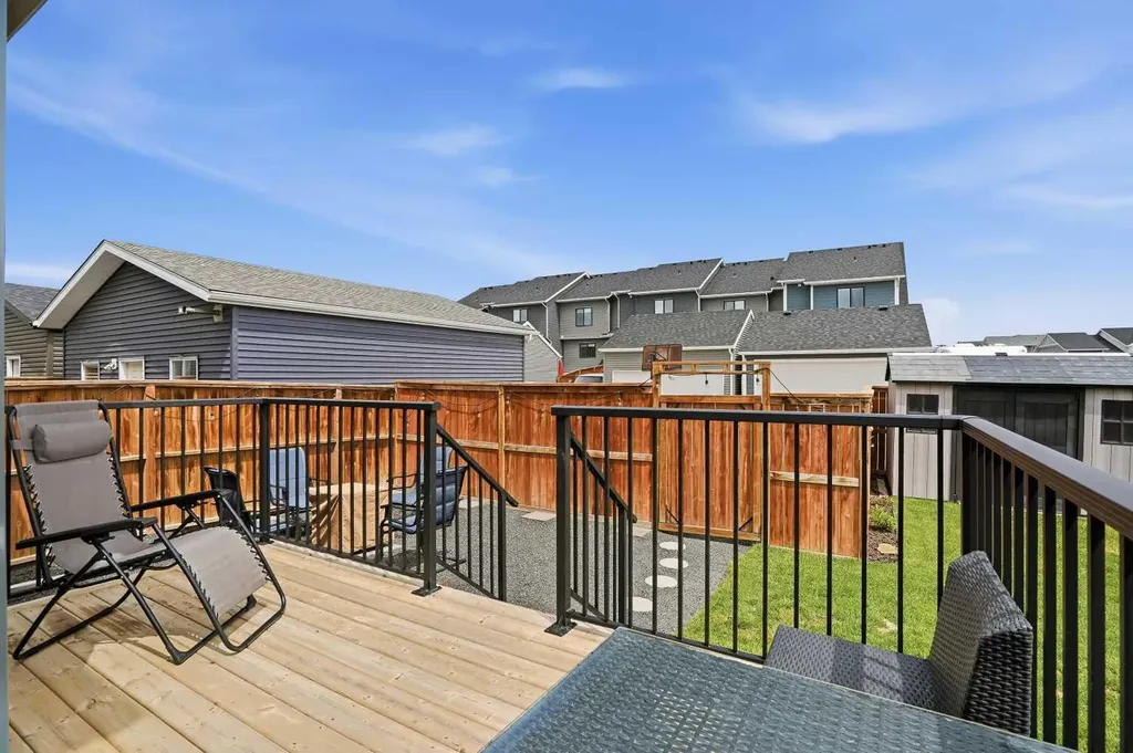 30 Juniper Street Okotoks AB T1S 5S2