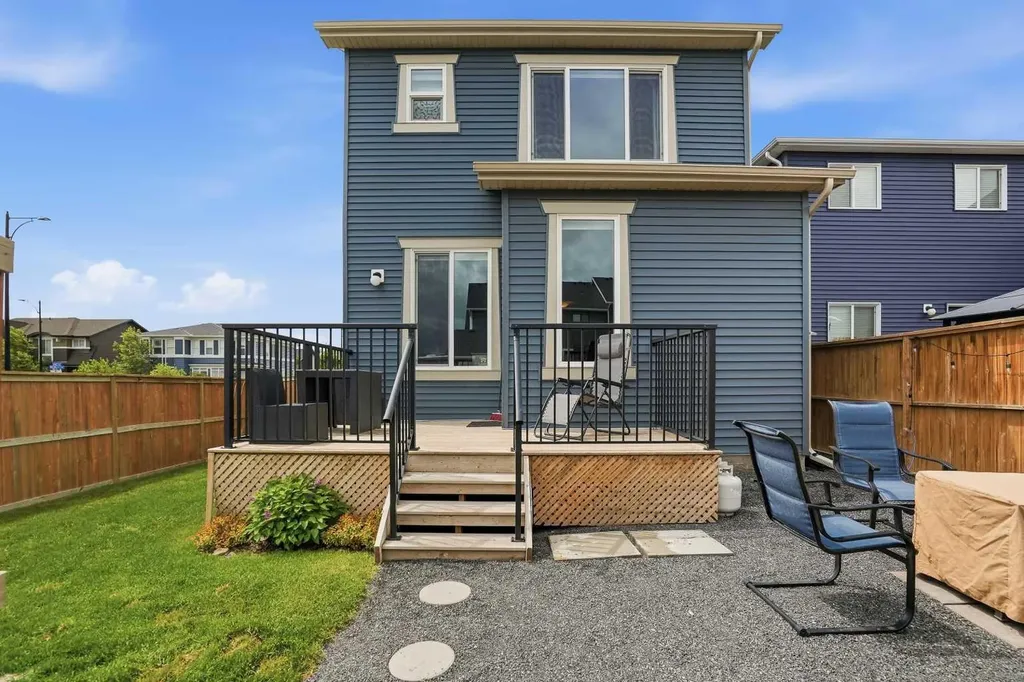 30 Juniper Street Okotoks AB T1S 5S2