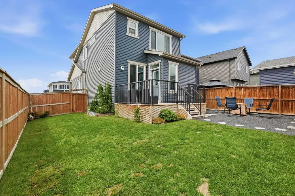 30 Juniper Street Okotoks AB T1S 5S2